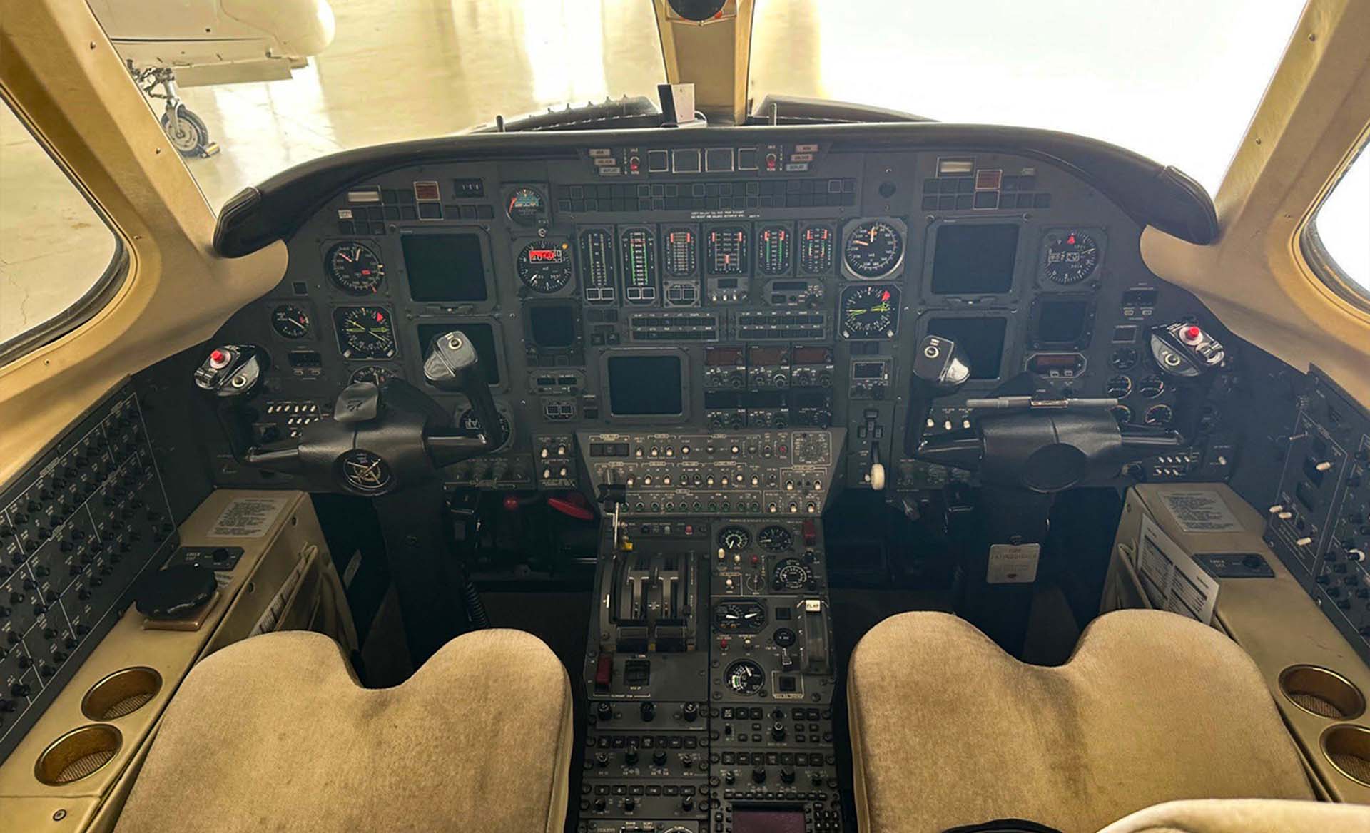 1993 Cessna Citation 650 VII Flight controls